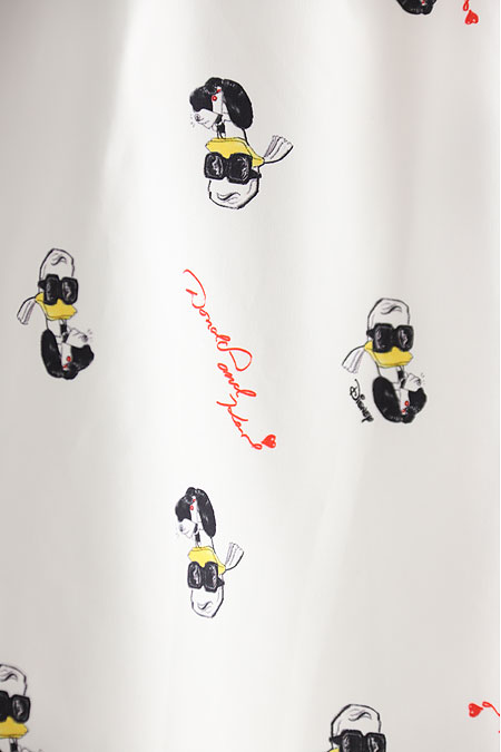 Karl Lagerfeld Cartoon Motif Beach Towel in Black